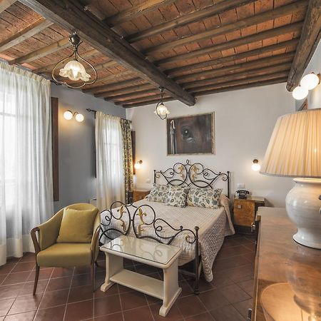 Borgo Tre Rose Hotel Valiano ภายนอก รูปภาพ
