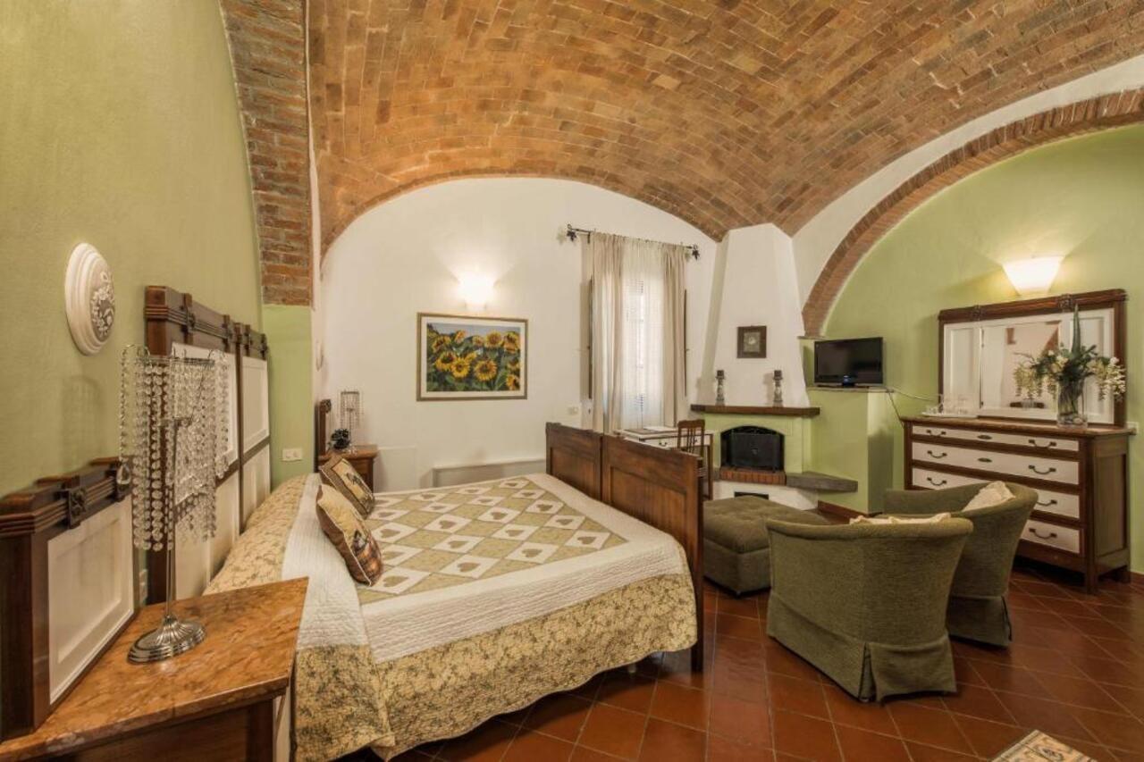 Borgo Tre Rose Hotel Valiano ภายนอก รูปภาพ