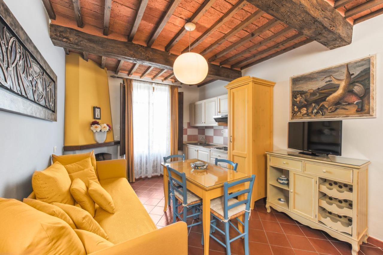 Borgo Tre Rose Hotel Valiano ภายนอก รูปภาพ