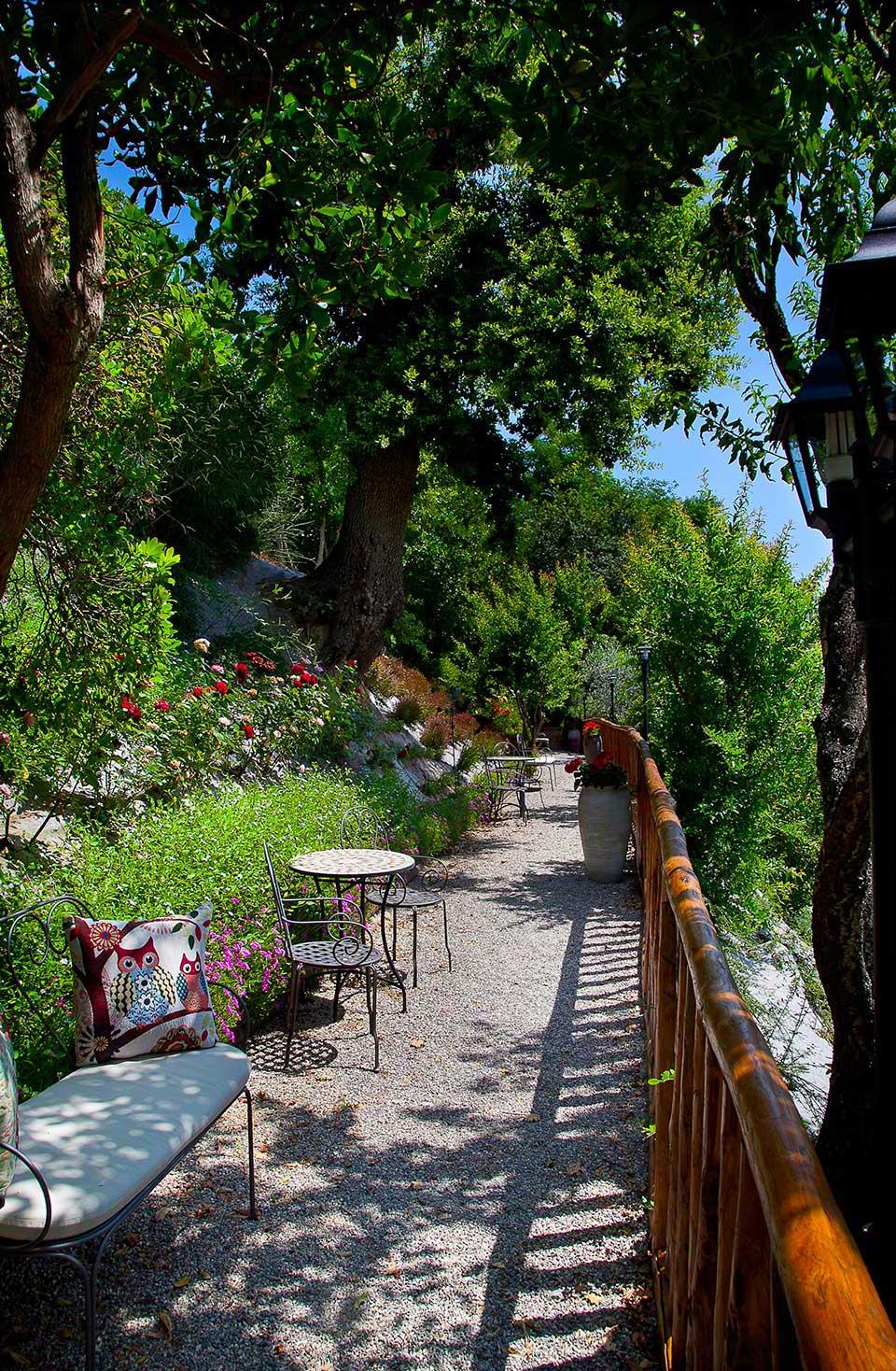Borgo Tre Rose Hotel Valiano ภายนอก รูปภาพ