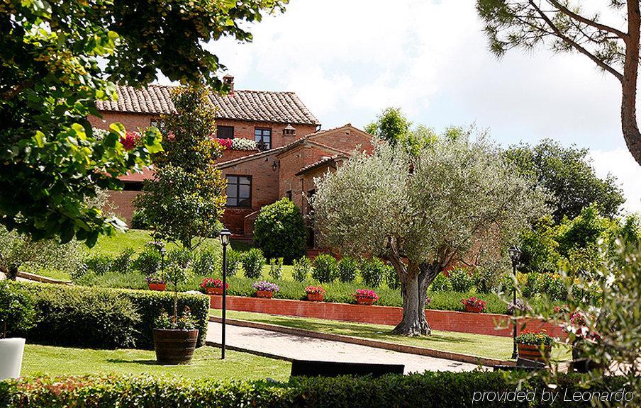 Borgo Tre Rose Hotel Valiano ภายนอก รูปภาพ