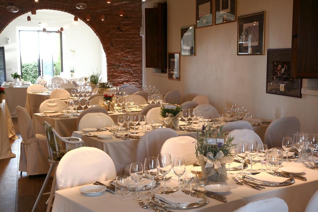 Borgo Tre Rose Hotel Valiano ภายนอก รูปภาพ