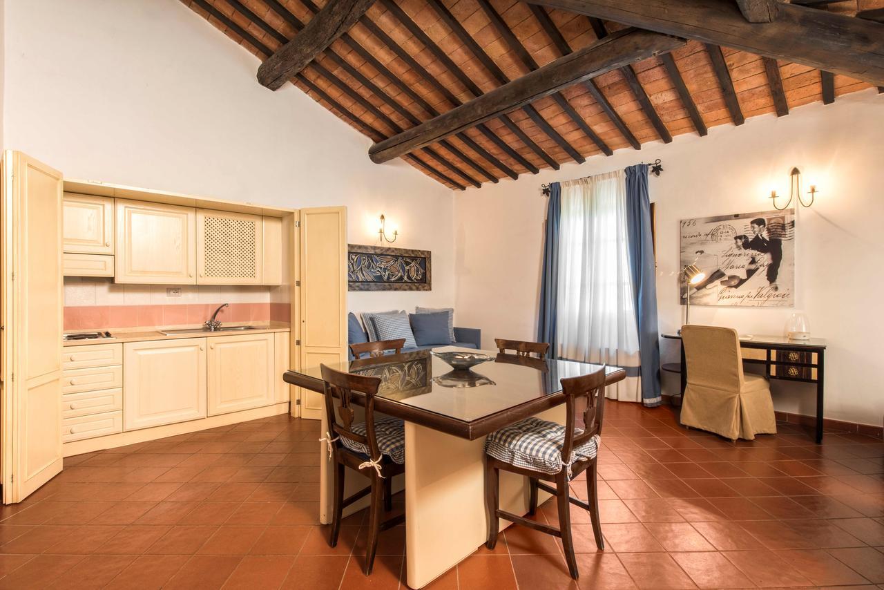 Borgo Tre Rose Hotel Valiano ภายนอก รูปภาพ
