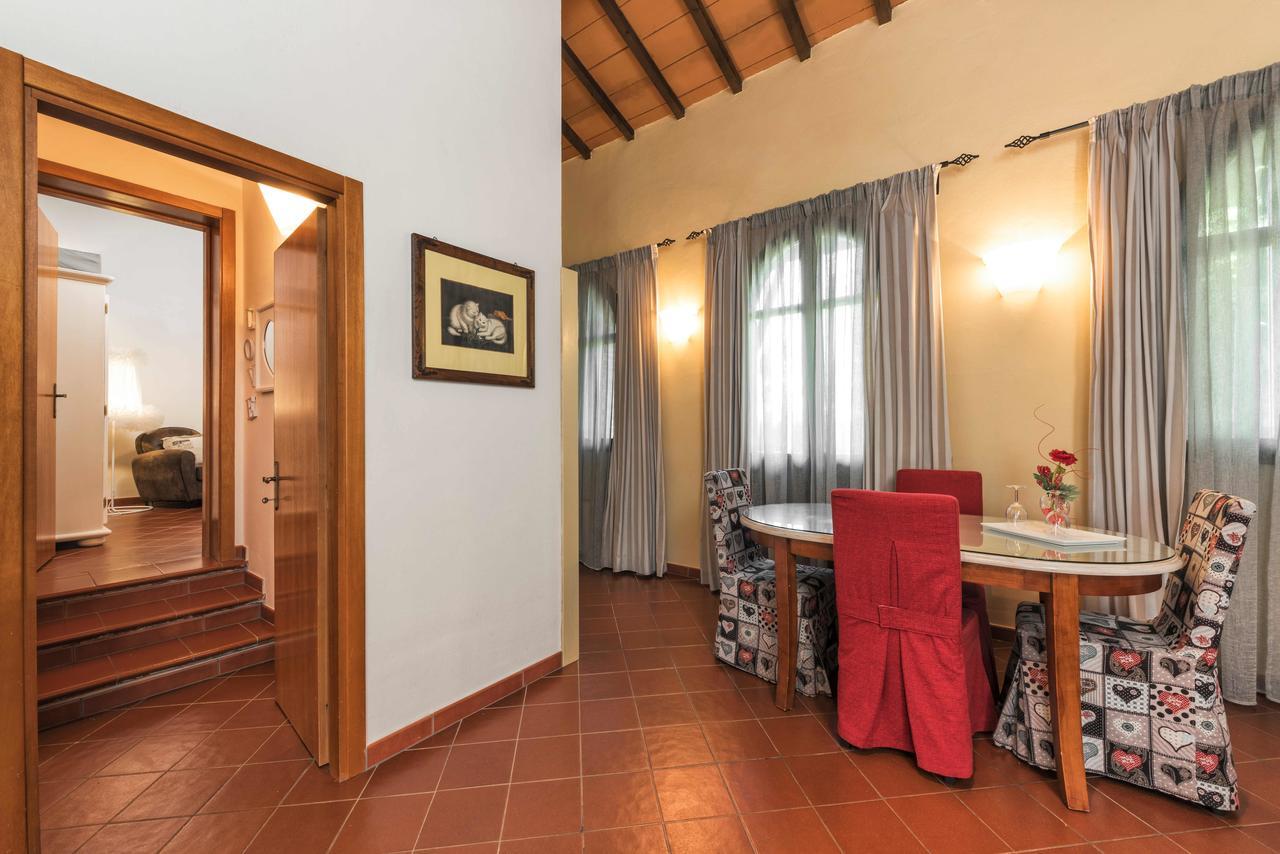 Borgo Tre Rose Hotel Valiano ภายนอก รูปภาพ
