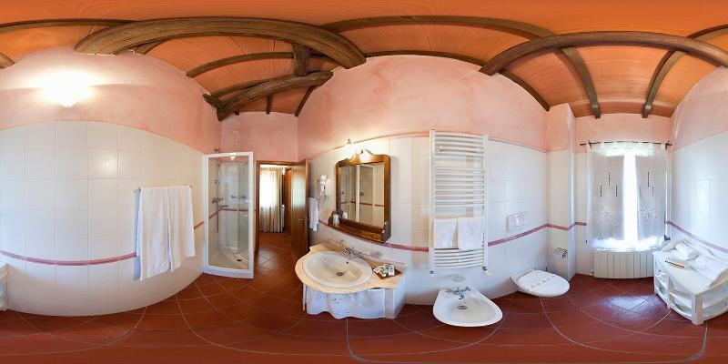 Borgo Tre Rose Hotel Valiano ภายนอก รูปภาพ