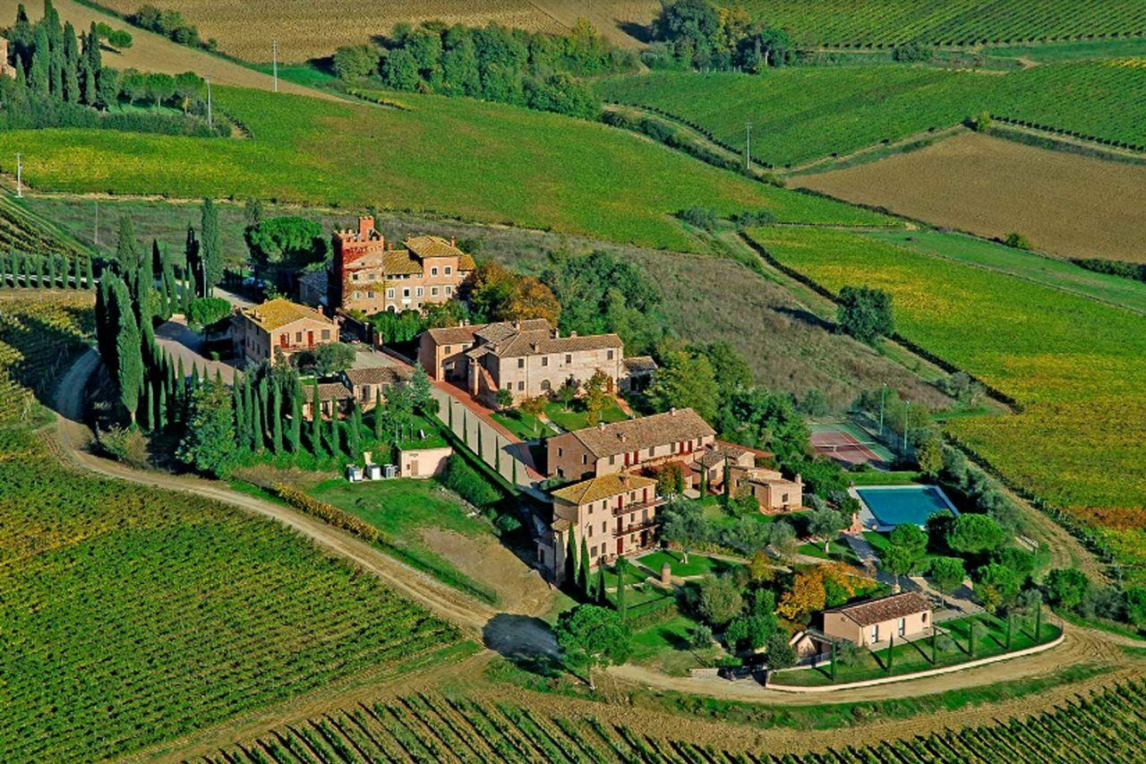 Borgo Tre Rose Hotel Valiano ภายนอก รูปภาพ
